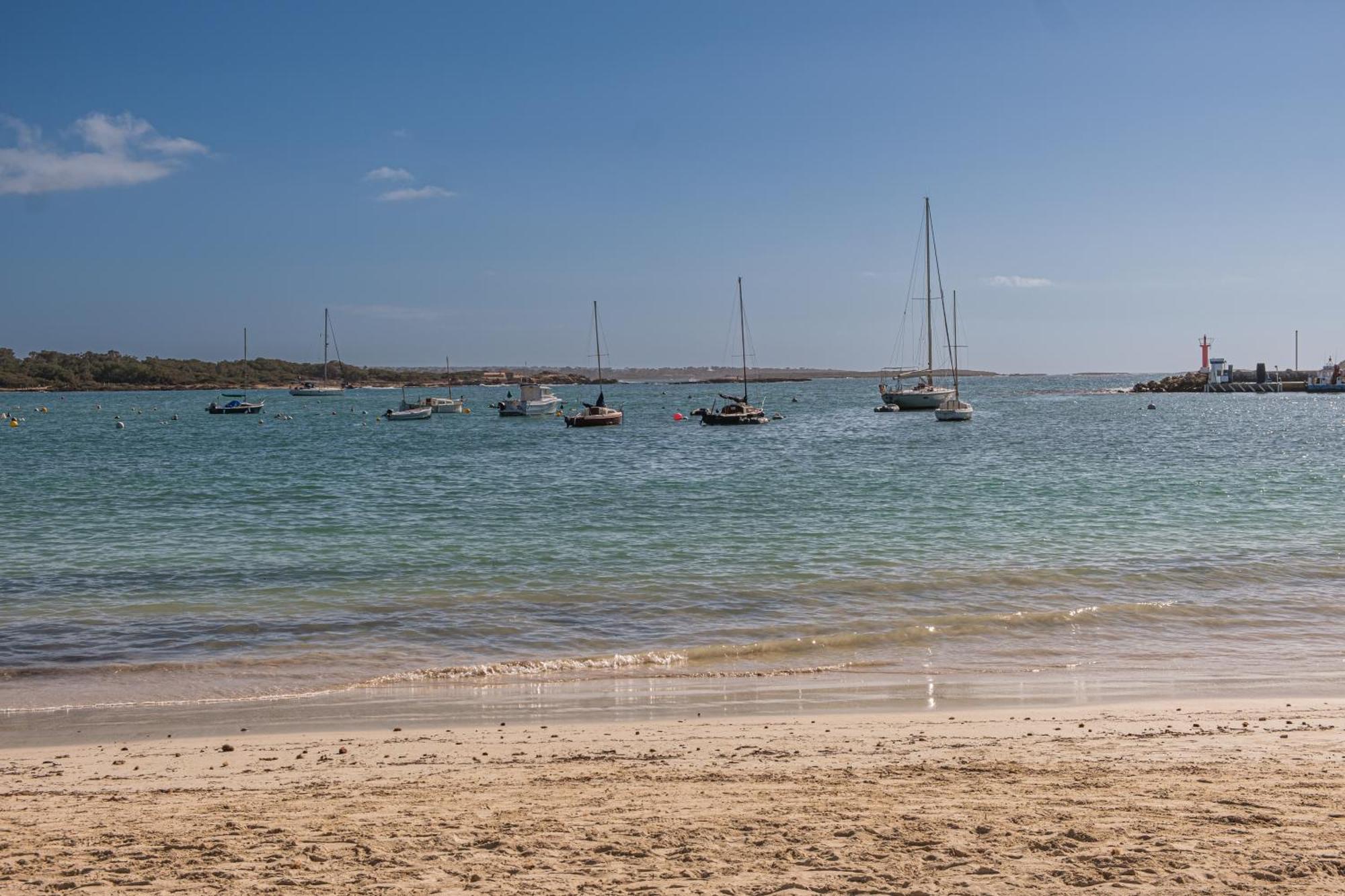 Alma Libre Beach Apartment Colonia de Sant Jordi Exteriör bild